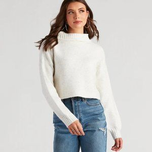 Windsor Got It Covered White Surplice Open Back Cropped Sweater L